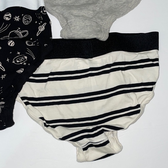 GAP Black and Gray Space-Themed Kids Briefs - Picture 10 of 11